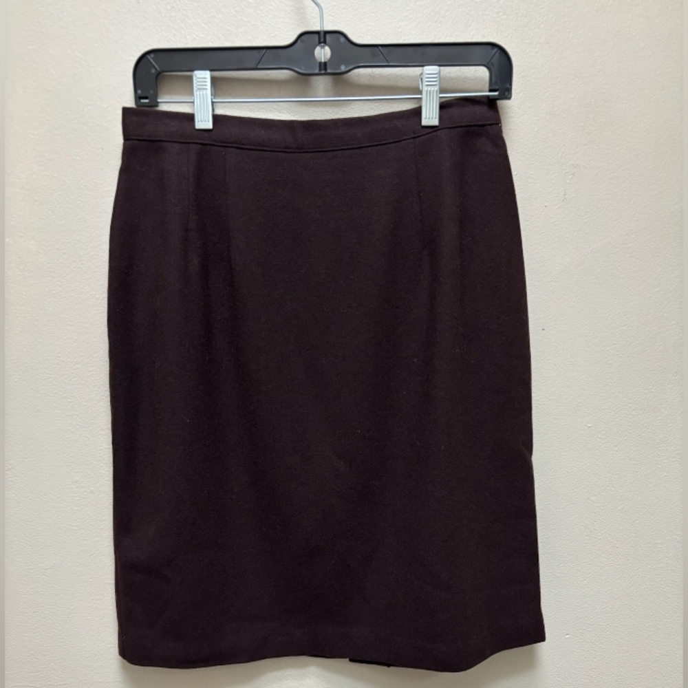 Brown Isaac Hazan size 10 skirt with a button & ziper